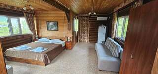 Гостиница Гольфстрим Сукко Трехместный номер в коттедже (1 этаж)-1